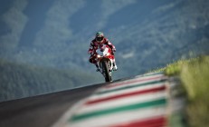 米兰体育app-赛道之外，F1新赛季揭幕战与马刺强势击败76人的双重启示