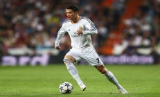 米兰体育官方网站-横扫与高光，东亚对决中的体育精神与个人传奇