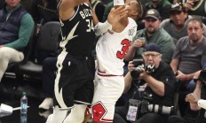 米兰体育app-快船轻取雄鹿，拉文统治全场的简单介绍