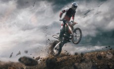 米兰体育官网-欧冠半决赛焦点战启示录，从绿茵场到硬木地板的国王突围学