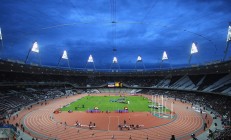 米兰体育下载-伦纳德死亡缠绕锁死灰熊，掘金全面压制展现冠军相