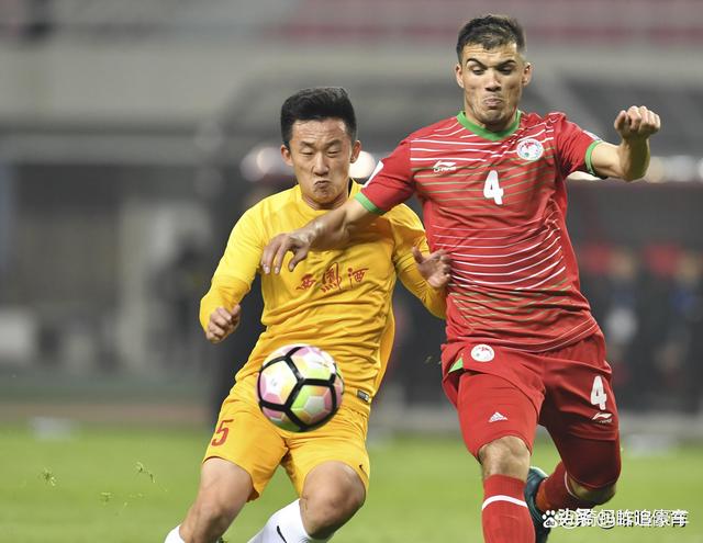 中亚球员突围出彩，引发热议