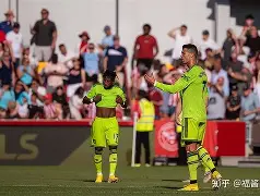 关于索尔斯克亚解释迪洛特转会延误原因的信息