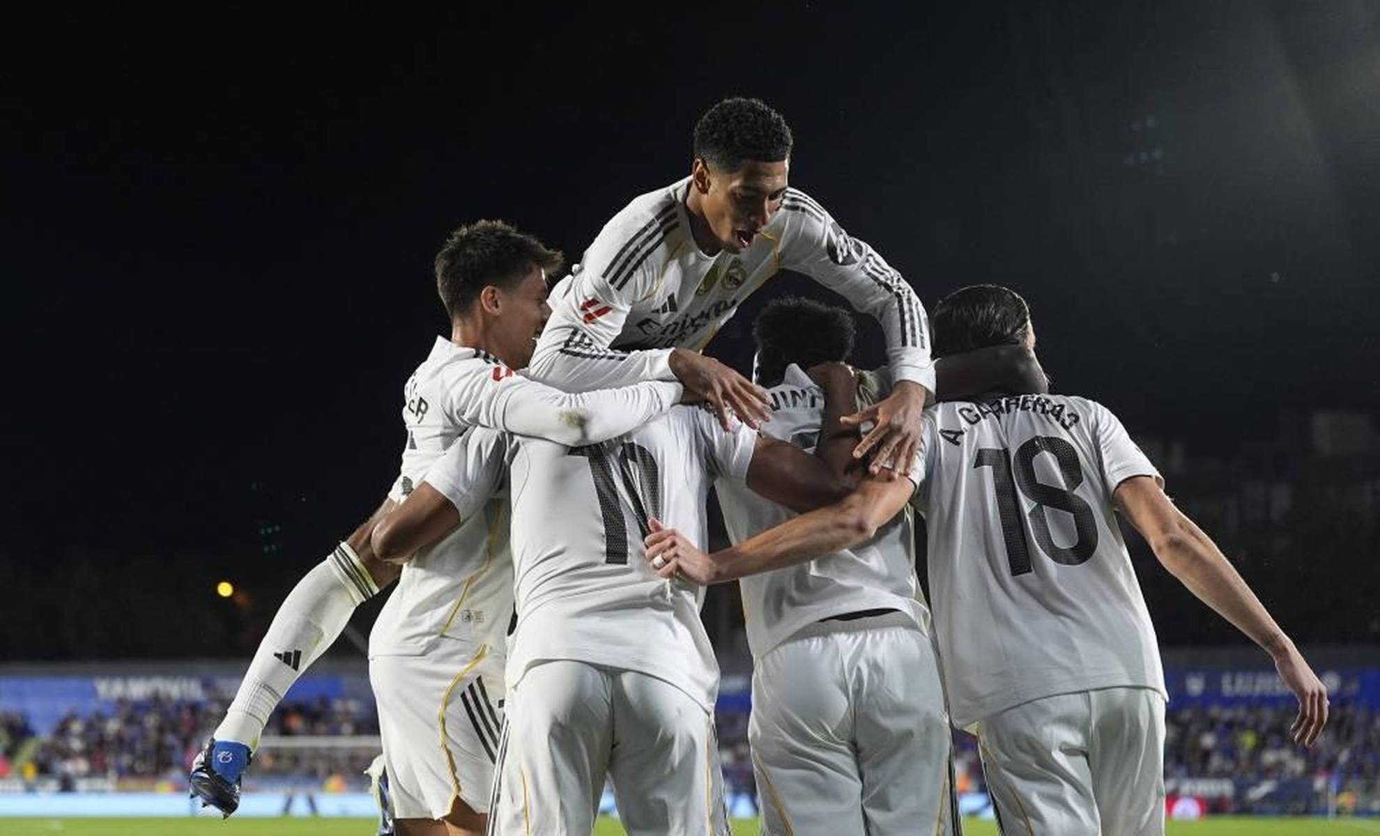 皇马客场胜利，继续紧咬巴萨争夺联赛榜首的简单介绍