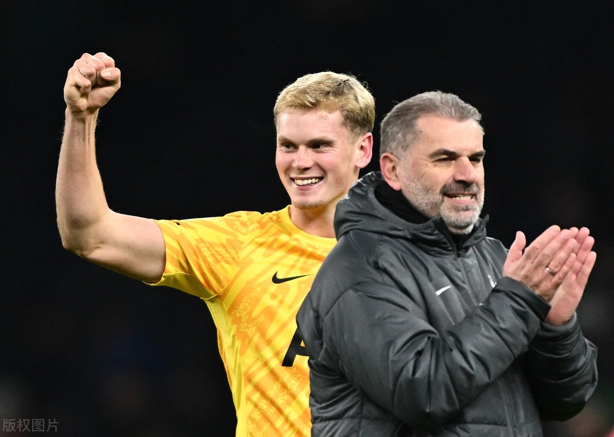 包含热刺战胜大黄蜂,维持不败纪录的词条 包含热刺战胜大黄蜂,维持不败纪录的词条