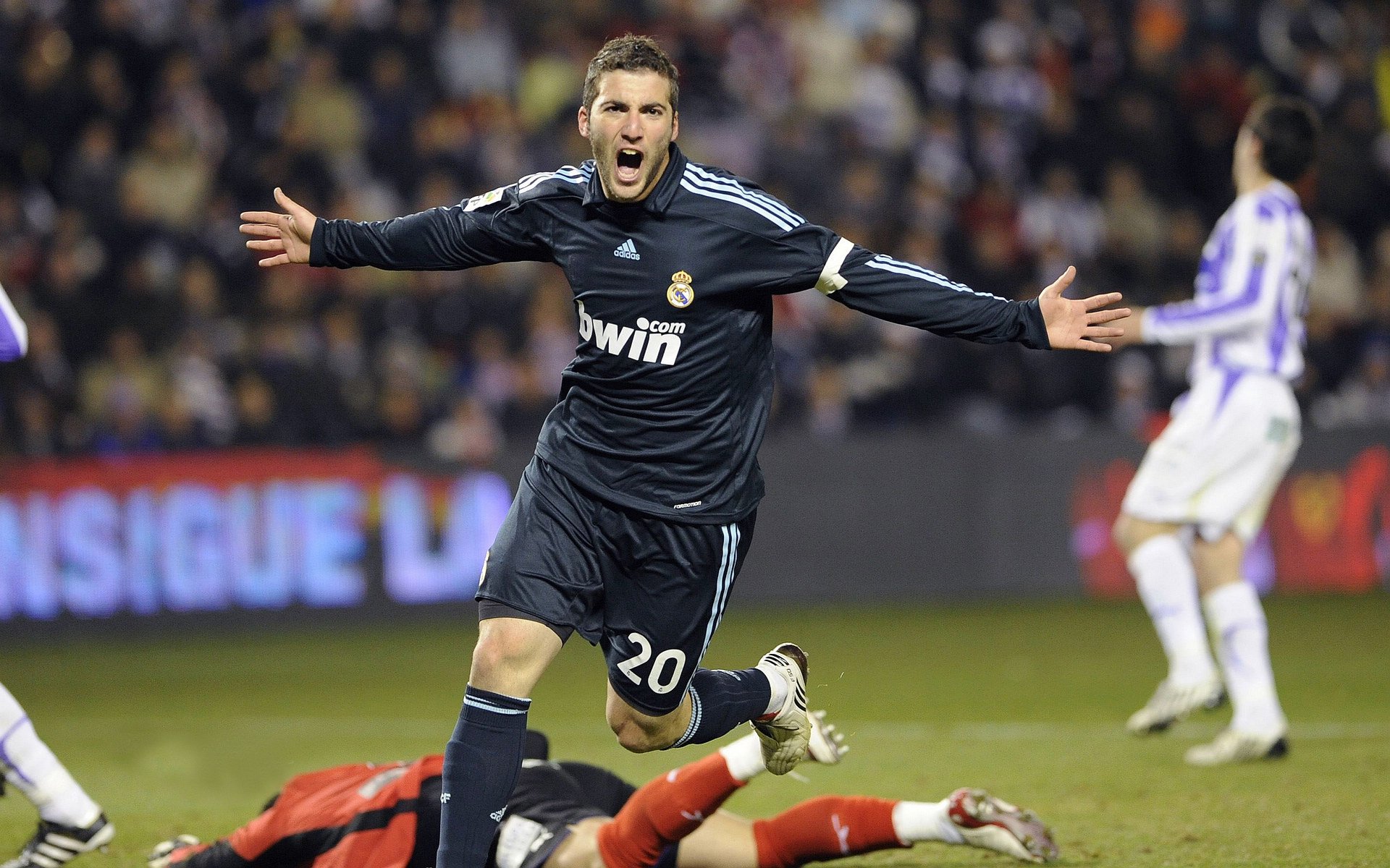 赛道上的革命，勒克莱尔如何率领雷诺车队逆转红牛王朝