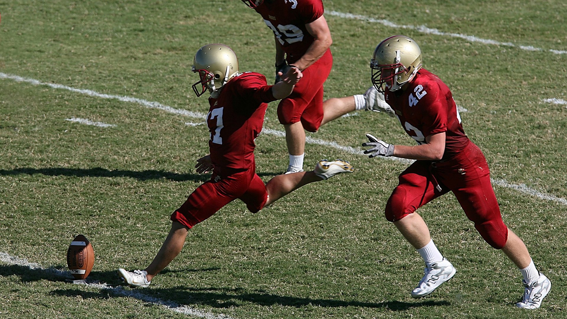 赛场双城记,法国险胜丹麦的绿茵博弈,与陈雨菲羽球场上的关键制胜